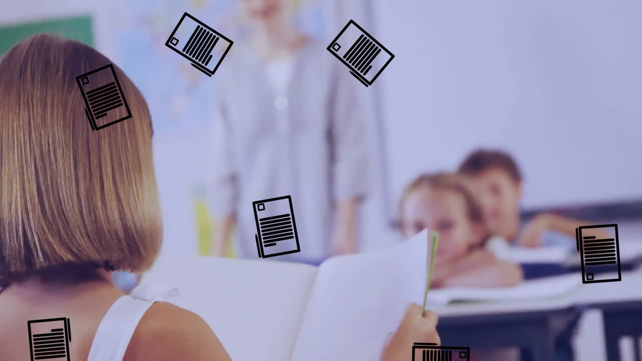 animación de iconos de documentos sobre escolares caucásicos y maestras en el aula