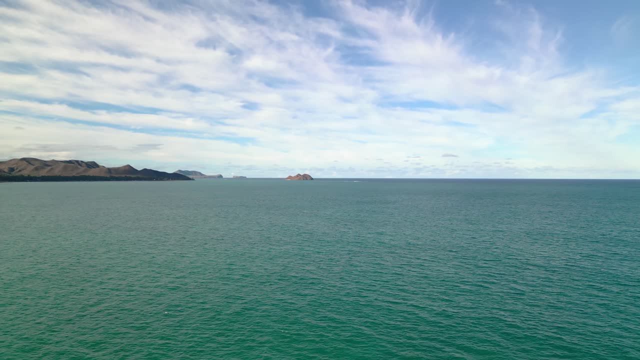 하와이 오아후 해안 근처의 외 섬.