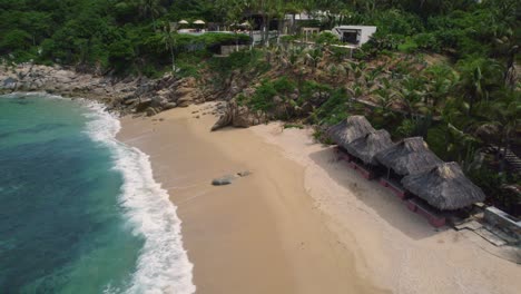 Gorgeous-empty-beach-at-mesmerizing-coastline-in-Huatulco,-Mexico