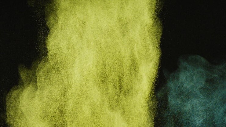 Video di polveri multicolori con spazio per il testo su sfondo nero