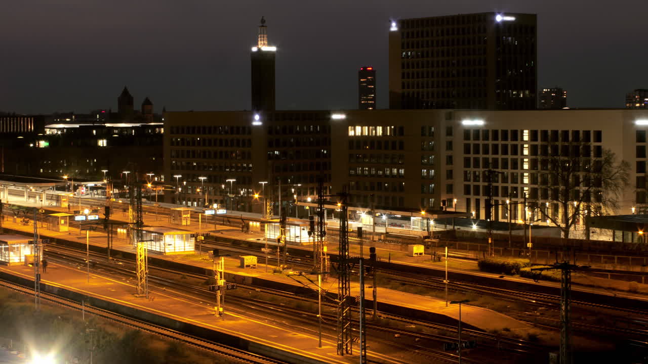 저녁에 쾰른 timelapse에 deutz trainstation