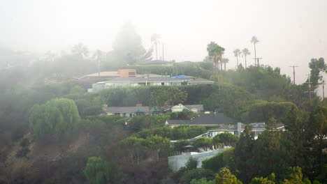 Time-lapse-of-fog-rolling-through-the-Hollywood-hills