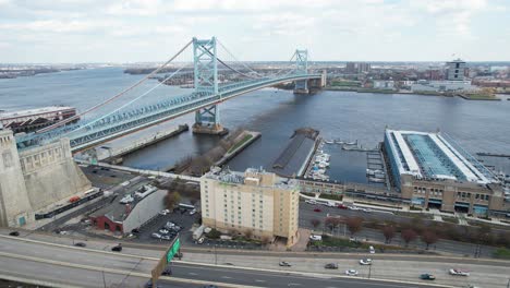 Traffic-on-I-95-just-before-the-Ben-Franklin-Bridge-in-Philadelphia,-Pennsylvania