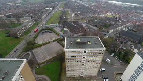 Vista-De-Imágenes-Aéreas-De-Torres-De-Gran-Altura,-Pisos-Construidos-En-La-Ciudad-De-Stoke-On-Trent-Para-Acomodar-A-La-Creciente-Población,-Crisis-De-Vivienda-Del-Ayuntamiento