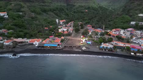 la ciudad costera de cidade velha en la isla de santiago, cabo verde, áfrica