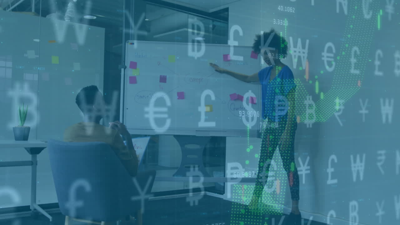 animación de procesamiento de datos y signos monetarios sobre diversos empresarios en la oficina