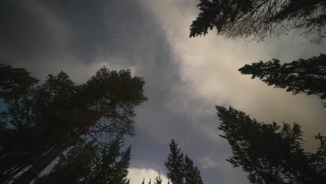 Un-Lapso-De-Tiempo-Del-Magnífico-Cielo-Nocturno