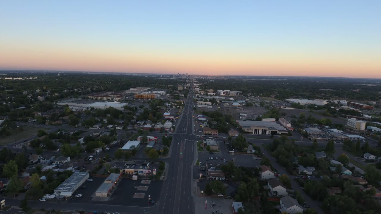 una cacerola alta sobre colfax blvd