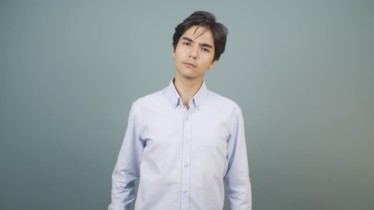 오만한 오만한 사람.