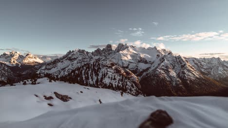 Zeitraffer-Eines-Bergsonnenuntergangs-Im-Oktober-In-Den-Italienischen-Alpen