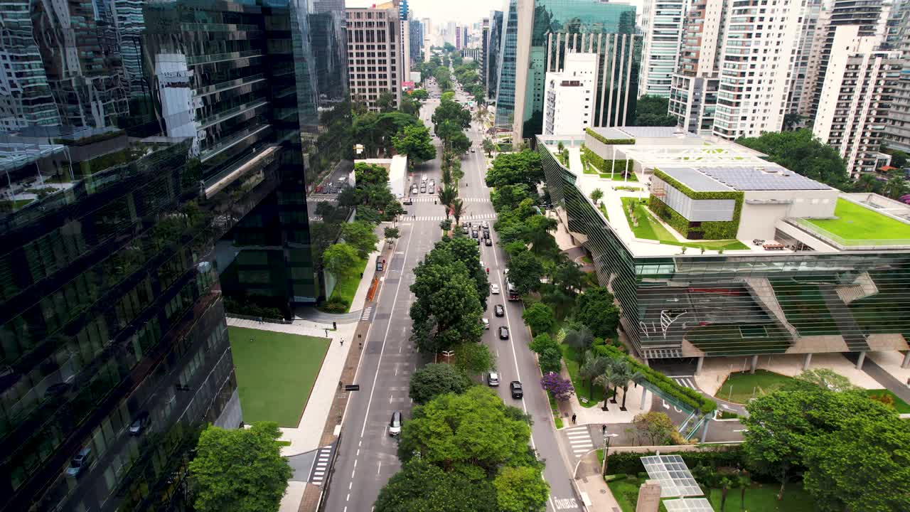 Cartão postal da Avenida Faria Lima, distrito central de São Paulo, Brasil.