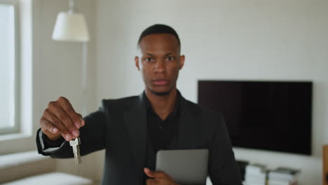 Man-with-keys-of-new-house