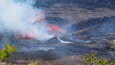 Ausbruch-Des-Kilauea-Kraters-Am-11.-September,-Von-Osten-Aus-Gesehen,-Mit-Kleinem-Kegel-Und-Mehreren-Fontänen,-Tag-2-Des-Ausbruchs