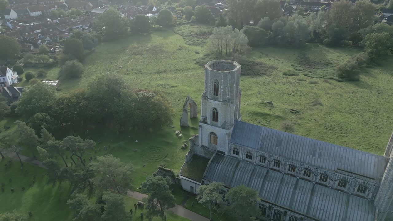 영국 노르폴크 의 와이몬덤 마켓 타운 근처 에 있는 와이몬덤 수도원 의 놀라운 고대 건물