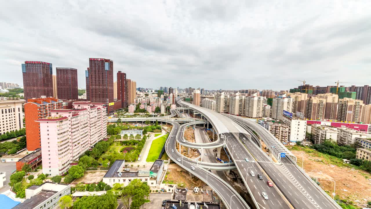lapso de tiempo del puente de paso elevado en la ciudad de wuhan, china