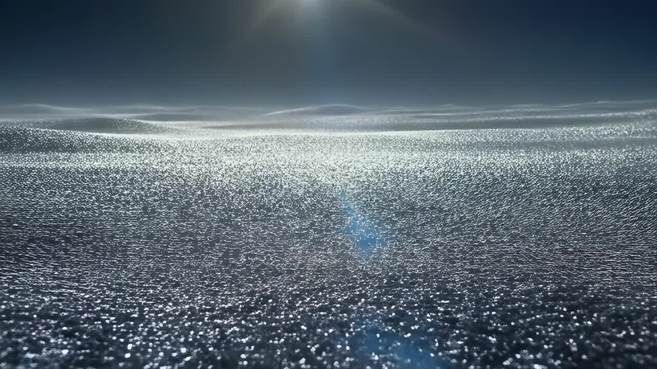 Camera che scivola sulla superficie esterna rivelando scintillii mutevoli, creste distanti e bagliore di luce dall'alto