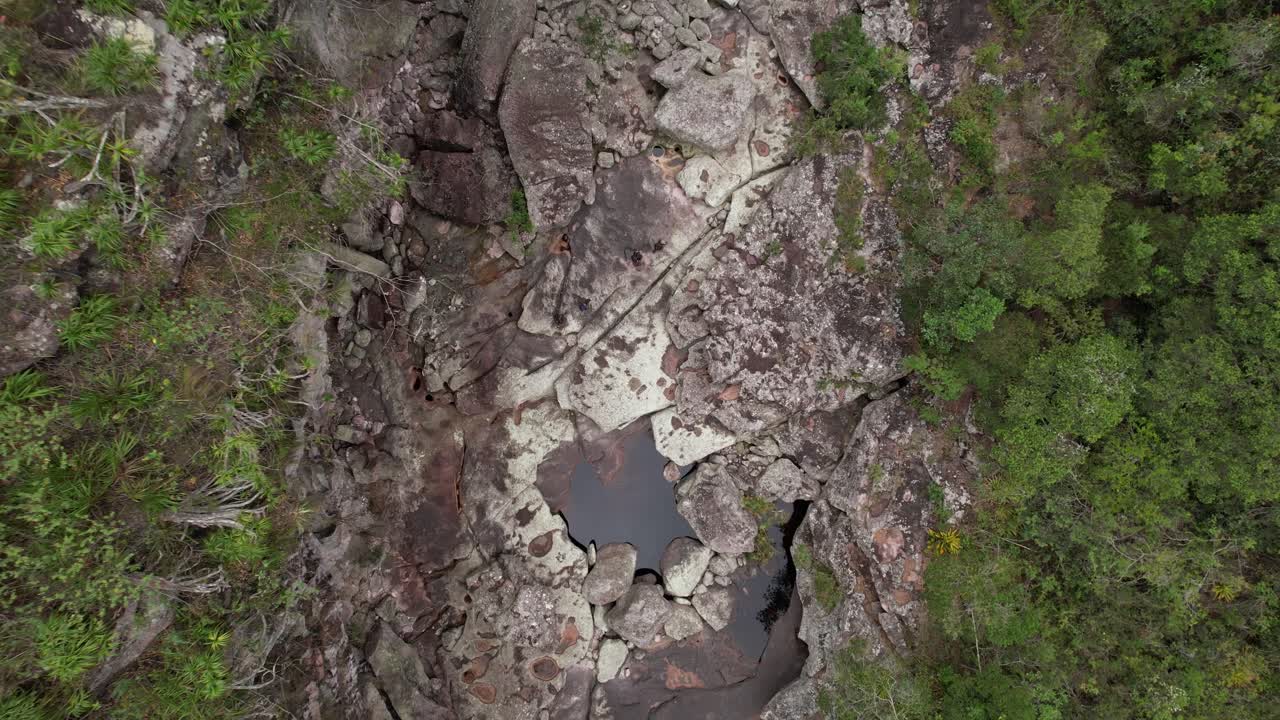 camino a la cascada de fumacinha, vale do pati, chapada diamantina, bahía, brasil