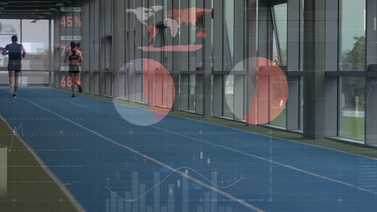 animación del procesamiento de datos financieros sobre parejas diversas que corren en el gimnasio