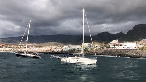 Tenerife-Isla-Canarias-España-Crucero-En-Barco-De-Vela-Alrededor-Del-Archipiélago-En-El-Océano-Atlántico-Norte-De-áfrica