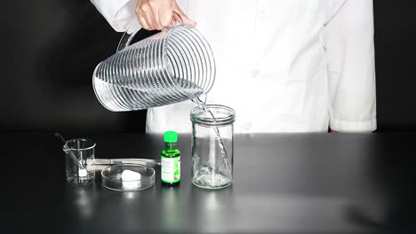 experimento científico con agua y hielo seco