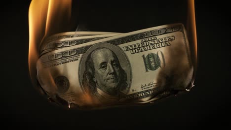 El-Dinero-Del-Billete-De-Un-Dólar-Estadounidense-Está-Ardiendo-En-El-Fuego,-El-Concepto-De-Crisis-Económica-De-Inflación-Y-Devaluación-De-La-Moneda.