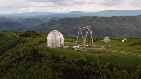 specjalne naukowe obserwatorium astrofizyczne. centrum astronomiczne do naziemnych obserwacji wszechświata z dużym teleskopem.