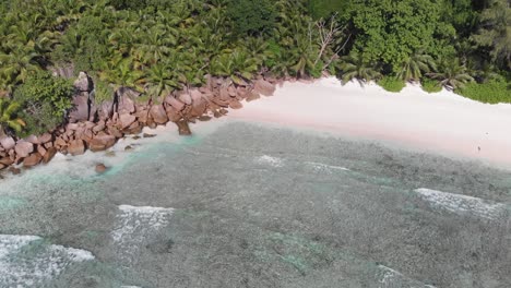 donde la tierra se encuentra con el mar