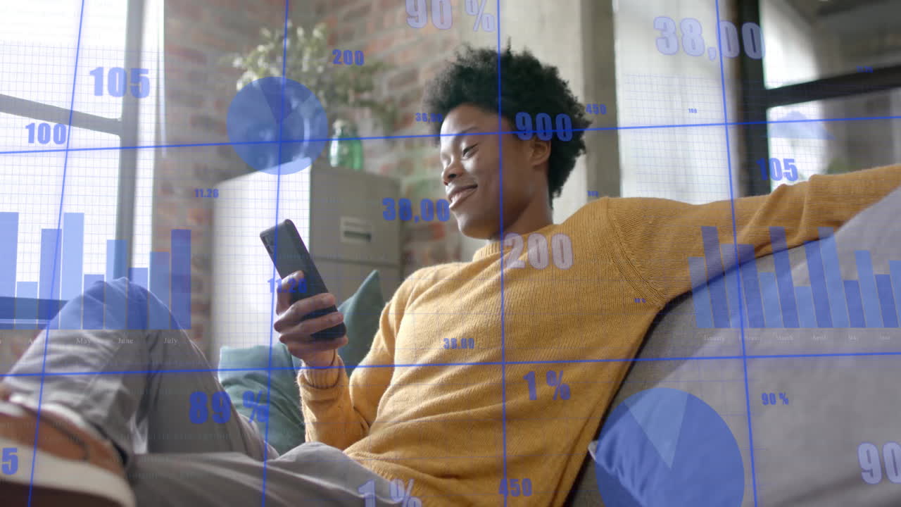 animación del procesamiento de datos sobre un empresario afroamericano en el cargo