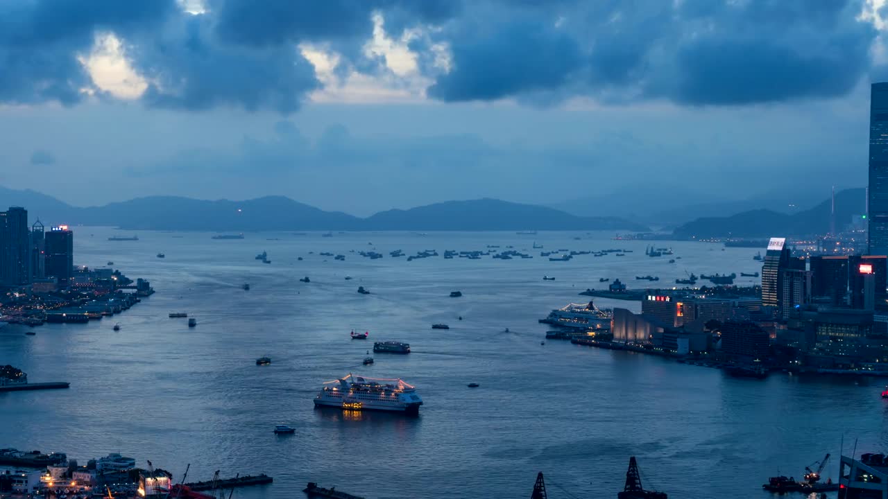 4k 타임 스: 빅토리아 피크, 홍콩의 빅토리아 하버에서 해가 지는 모습