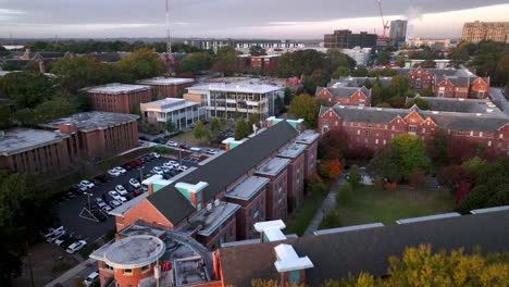 el campus de la universidad tecnológica de georgia en atlanta, georgia