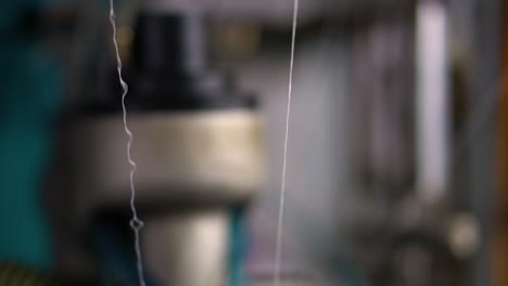 Sockenfabrik-Arbeitstechnik-–-Die-Automatische-Sockenproduktionsmaschine-Arbeitet-Mit-Hoher-Geschwindigkeit