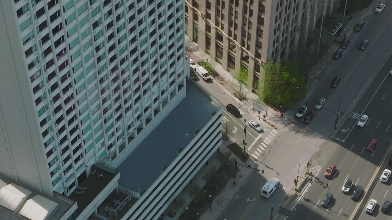 Aerial view of urban landscape in Chicago showcasing city streets