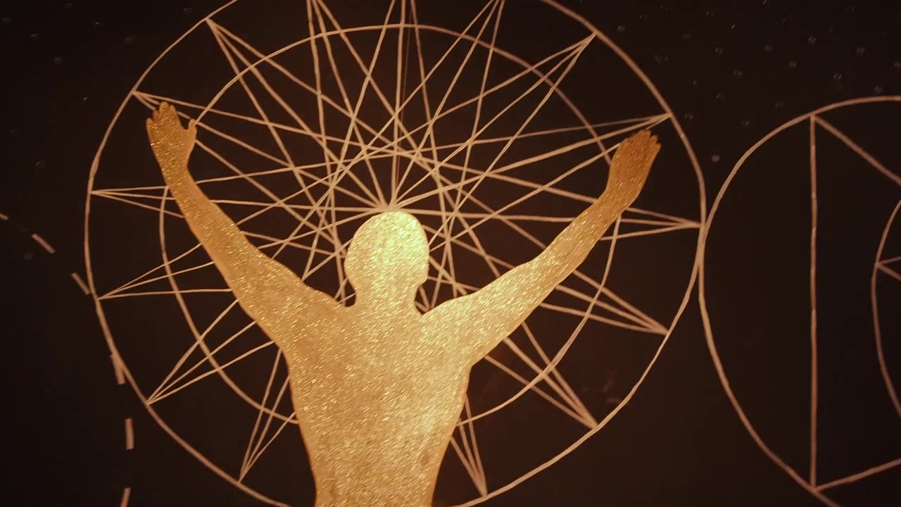 Arte Mural com Ornamentos Humanos em Discoteca