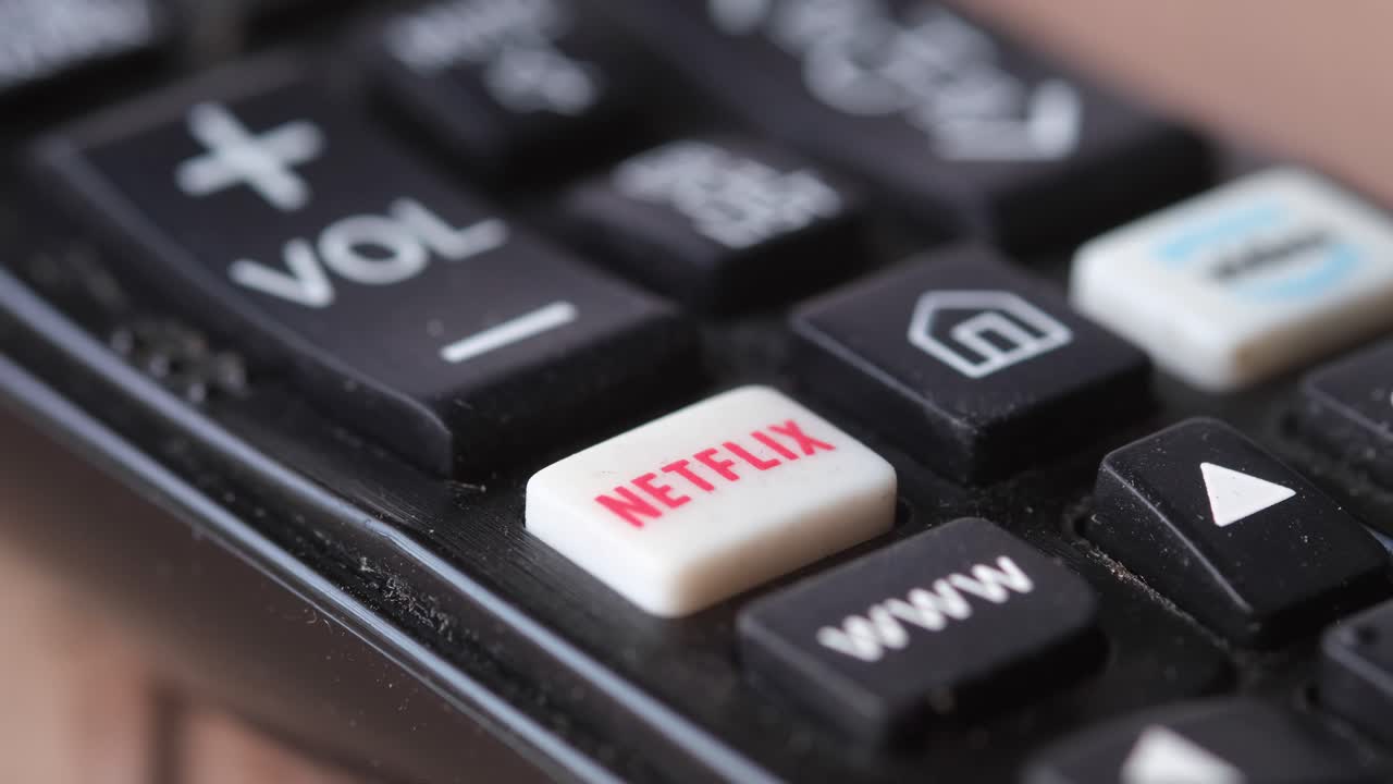 botón netflix en un control remoto