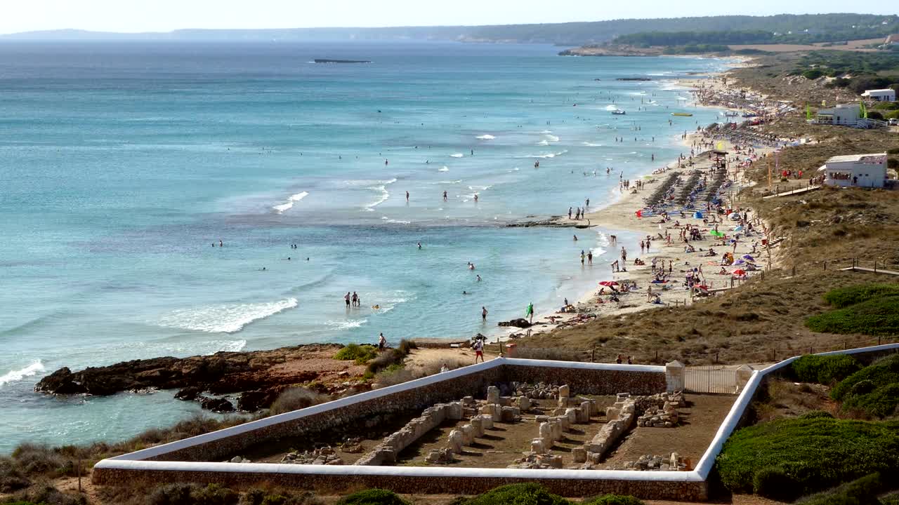 스페인 발레아르 제도의 "손 부" 해변의 공중 풍경.