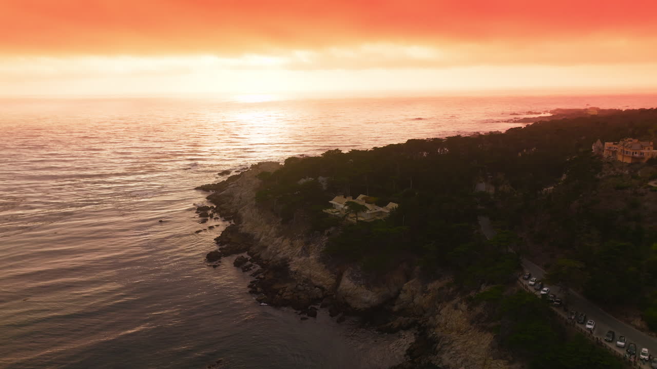 해가 지는 해안의 위상