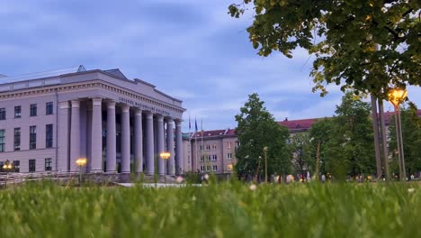 Martynas-Mažvydas-Vilnius-National-Library-at-sunset,-Lithuania