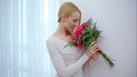 Pretty-Girl-Surprised-with-Bouquet-of-Flowers