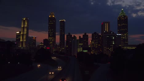 La-Noche-Cae-Detrás-Del-Horizonte-De-Atlanta-Georgia-1