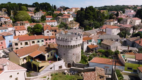 Aerial-View-Of-Village-Of-Veli-Losinj-On-Losinj-Island,-Croatia-On-A-Sunny-Summer-Day---drone-shot
