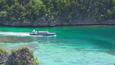 Eine-Farbenfrohe-Aufnahme-Von-Pianemo-Im-Raja-Ampat-Archipel,-Indonesien