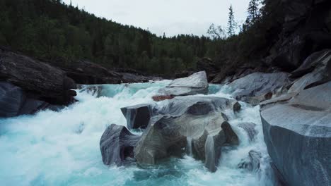 Powerful-Flowing-Of-Glomaga-River-At-The-Marble-Castle,-Marmorslottet-In-Nordland-County,-Norway