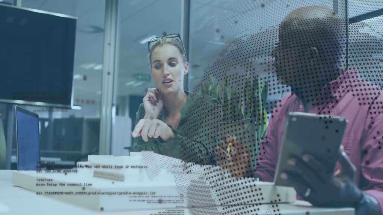 데이터 프로세싱의 애니메이션과 사무실에서 다양한 비즈니스 사람들에 대한 세계