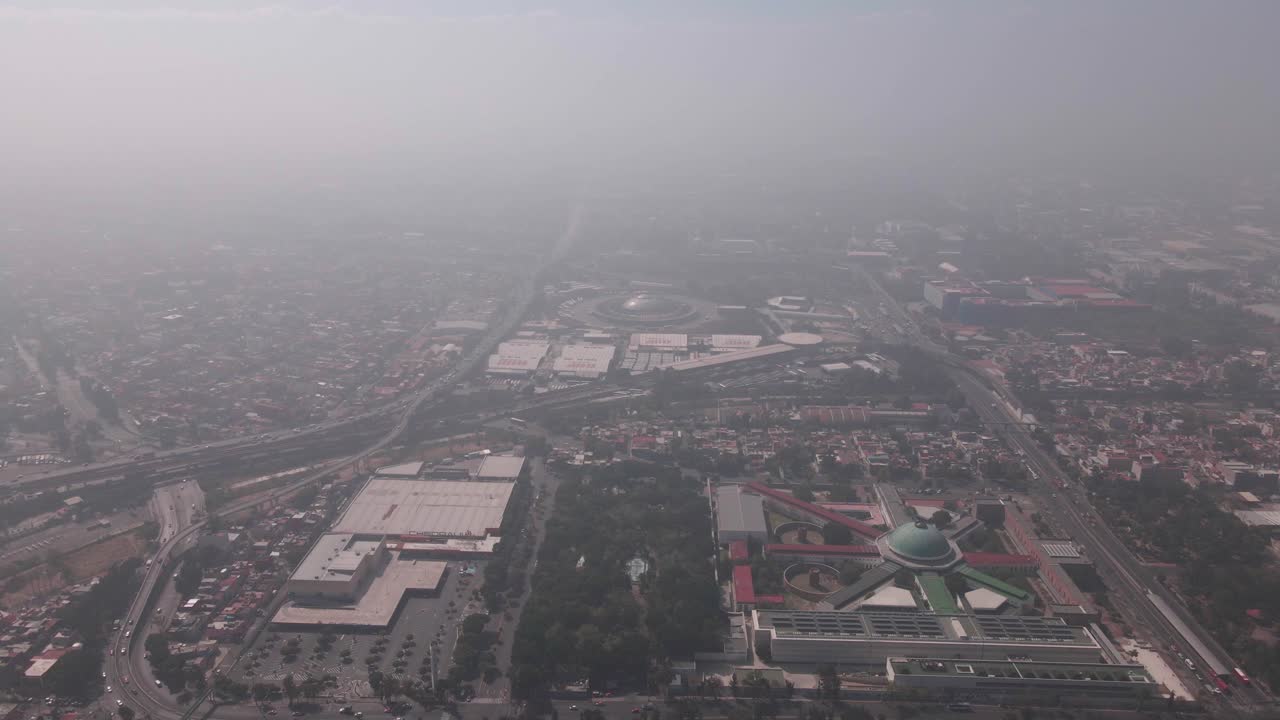 Flight over Mexico city in a very polluted day