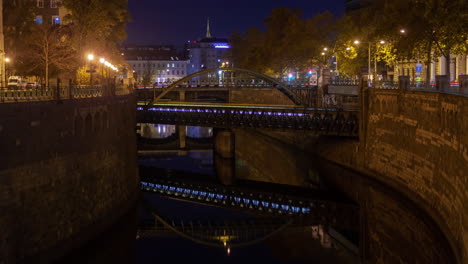 Wiener-Kanal-Und-Brücke-Bei-Nacht