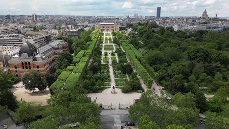 Jardin-des-Plantes-or-Garden-of-Plants-with-Gallery-of-Evolution-in-background,-Paris-in-France