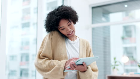 Tableta,-Llamada-Telefónica-Y-Mujer-De-Negocios