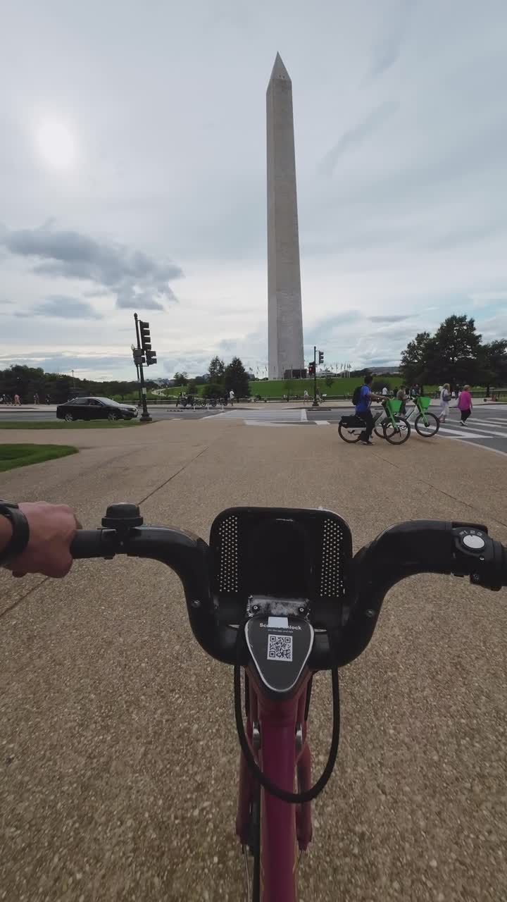 Cyklar mot Washingtonmonumentet i Washington D.C.