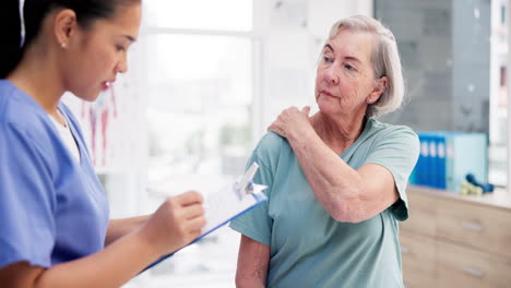 Consulta,-Atención-Sanitaria-O-Dolor-De-Cuello-Con-Una-Enfermera.