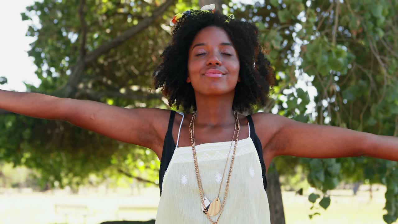 Woman with her arms wide open 4k